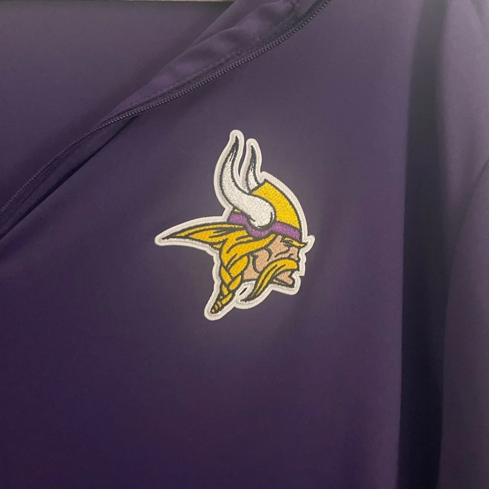 Antigua NFL Vikings Quarter-Zip Pullover - Purple - Picture 2 of 4